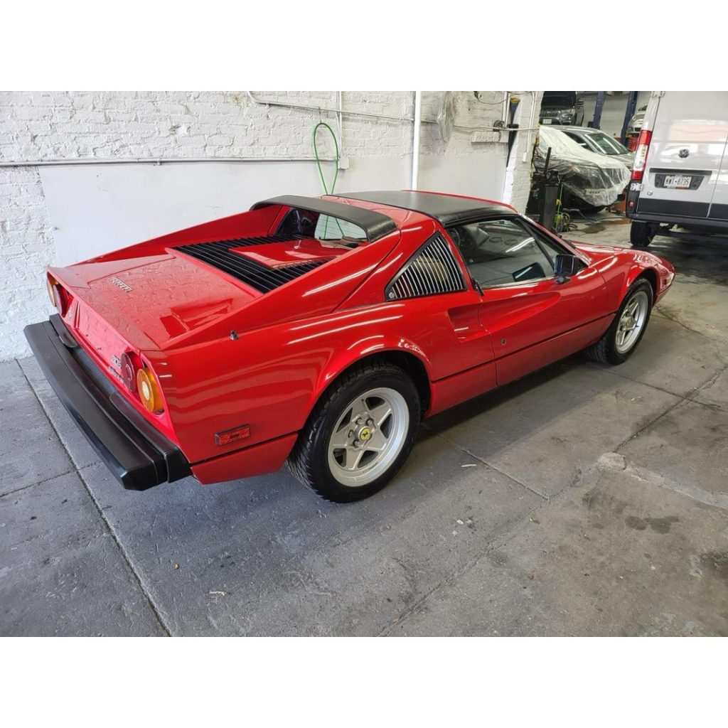FERRARI 308GTS Quattrovalvole