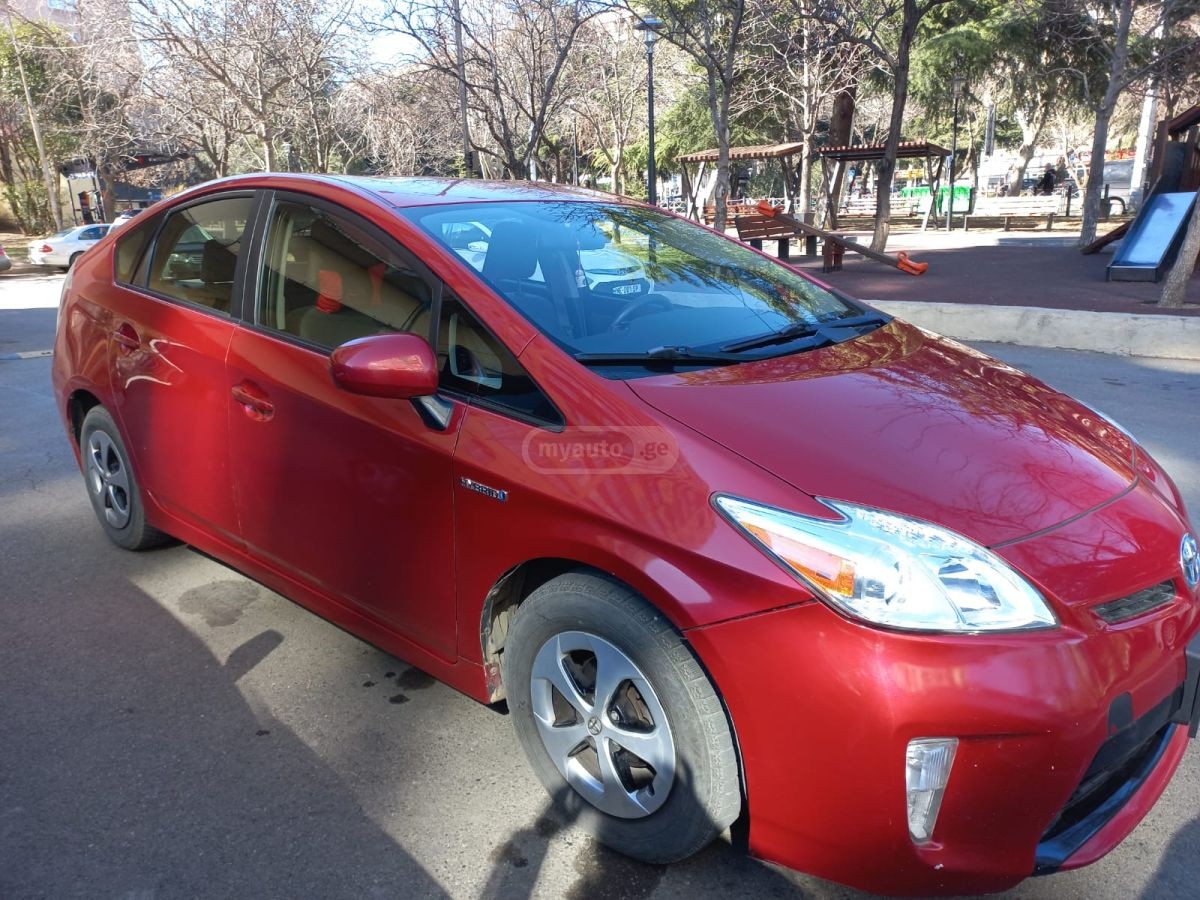 2015 TOYOTA Prius - Main Photo