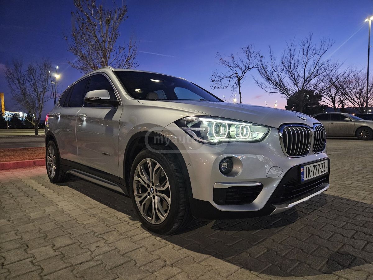2017 BMW X1 - Main Photo