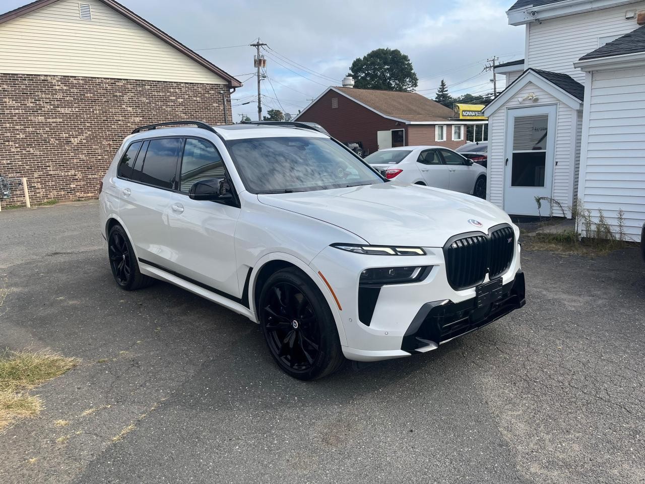 2023 BMW X7 - Main Photo