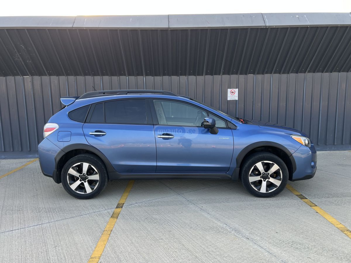 2014 Subaru XV Crosstrek  - Photo 2