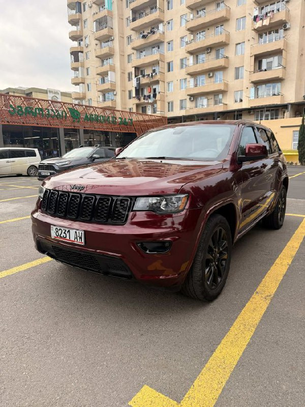2017 Jeep Grand Cherokee  - Photo 2