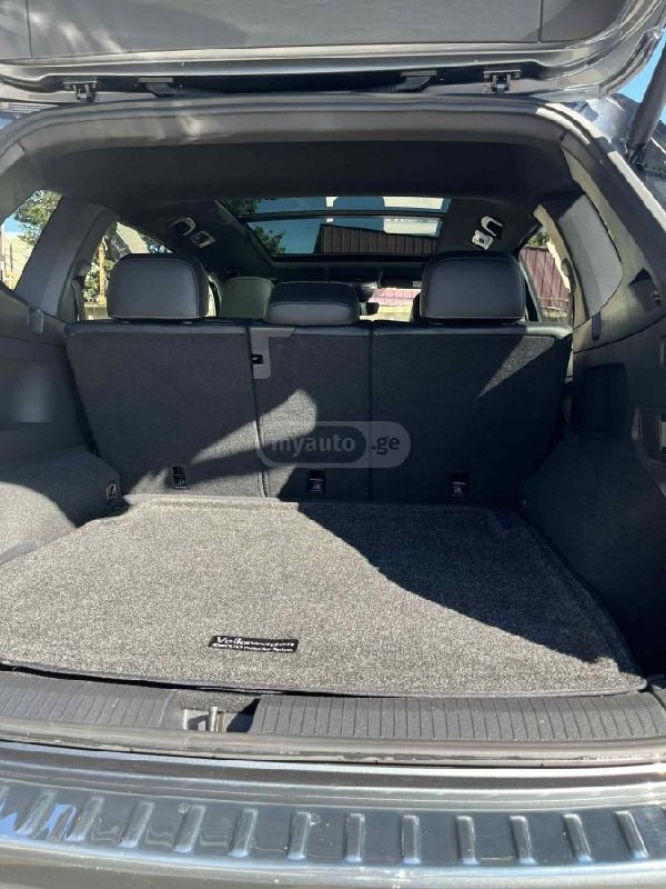 2021 Volkswagen Tiguan  - Photo 2