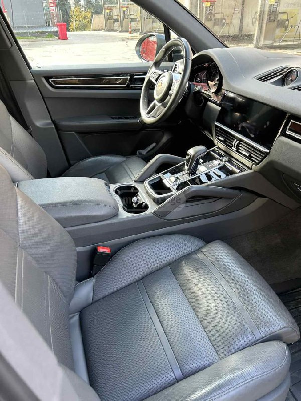 2018 Porsche Cayenne  - Photo 2