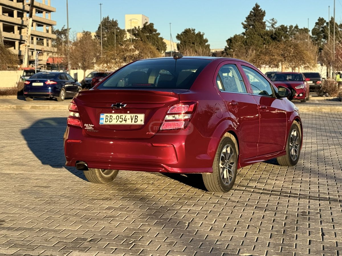 2018 Chevrolet Sonic  - Photo 2