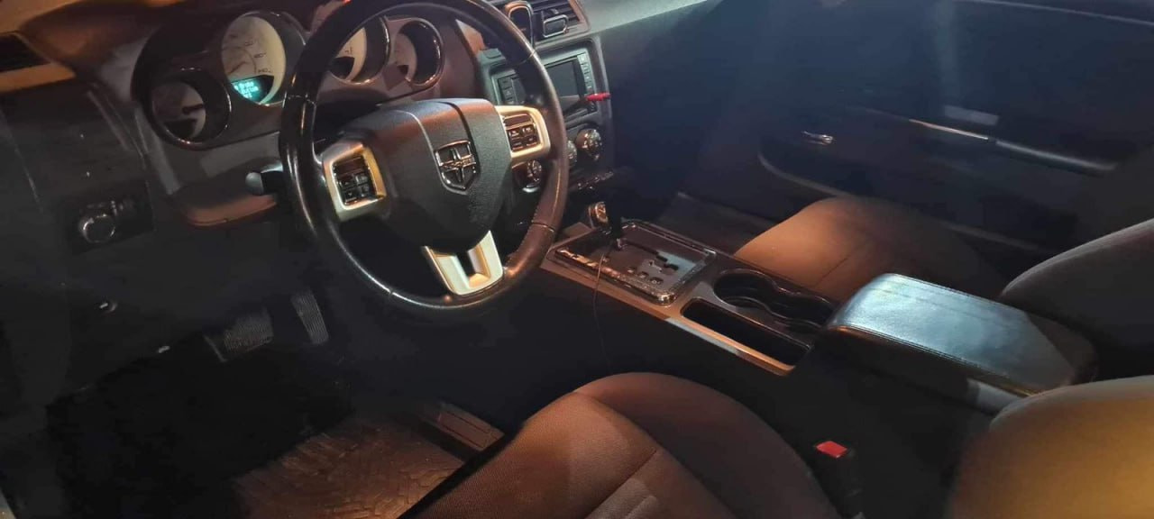 2013 DODGE Challenger - Photo 2