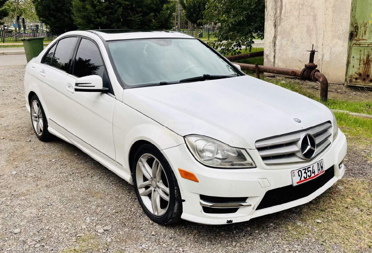 2014 Mercedes-Benz C 250  - Photo 3