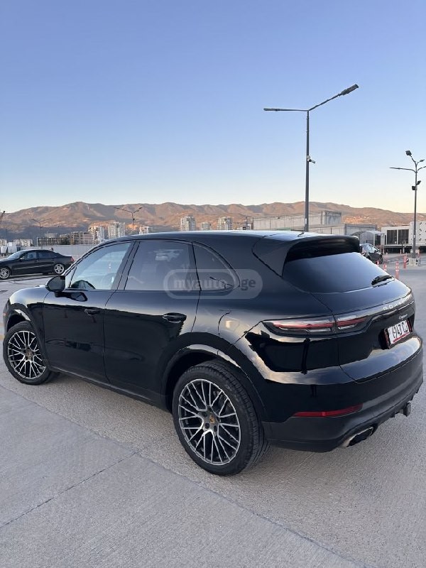 2019 Porsche Cayenne  - Photo 3