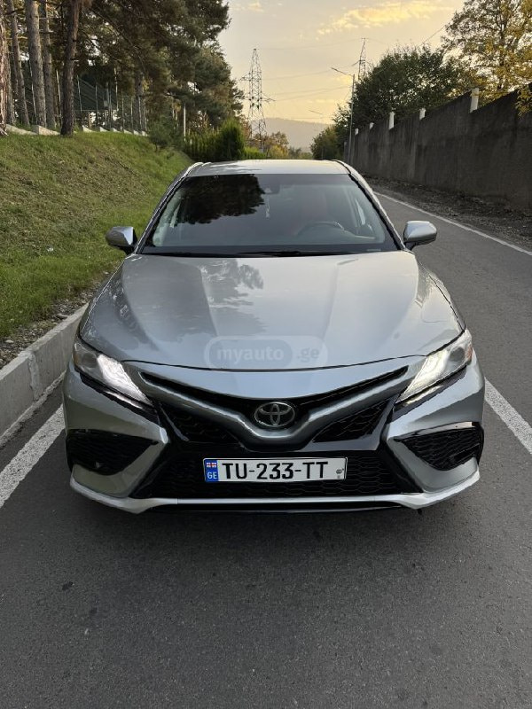 2020 Toyota Camry  - Photo 3