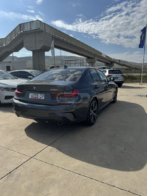 2021 BMW 330 - Photo 3