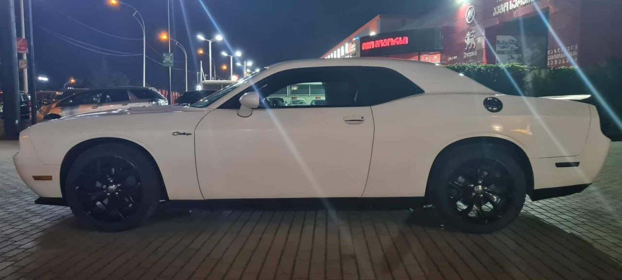 2013 DODGE Challenger - Photo 3