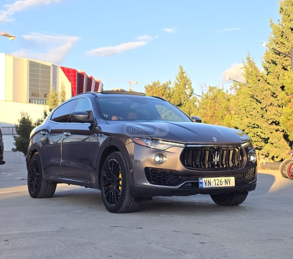 2017 Maserati Levante  - Photo 4