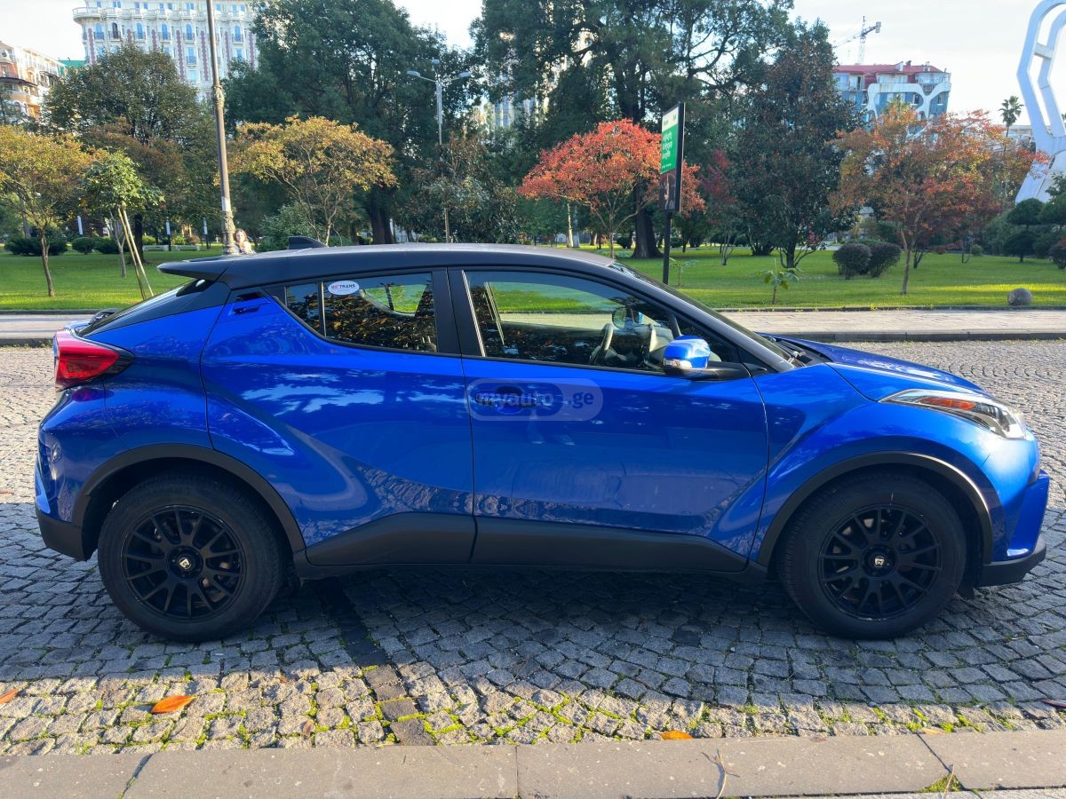 2019 Toyota CHR  - Photo 4