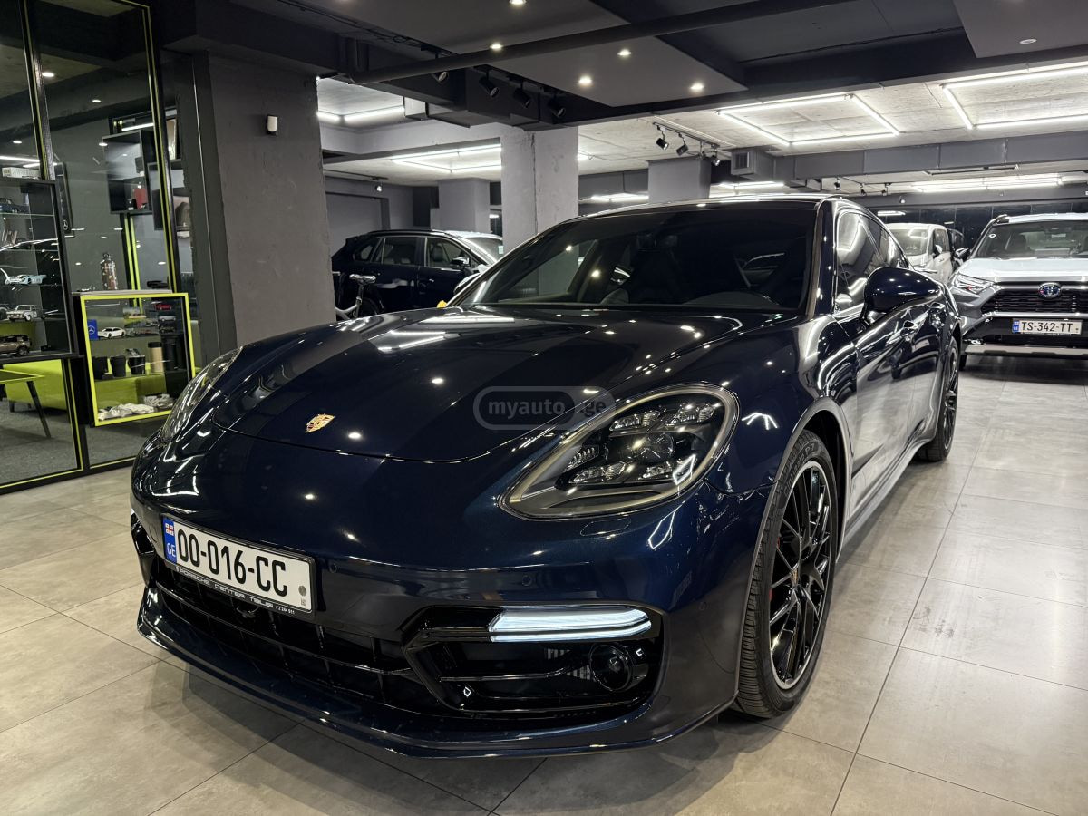 2017 Porsche Panamera  - Photo 4