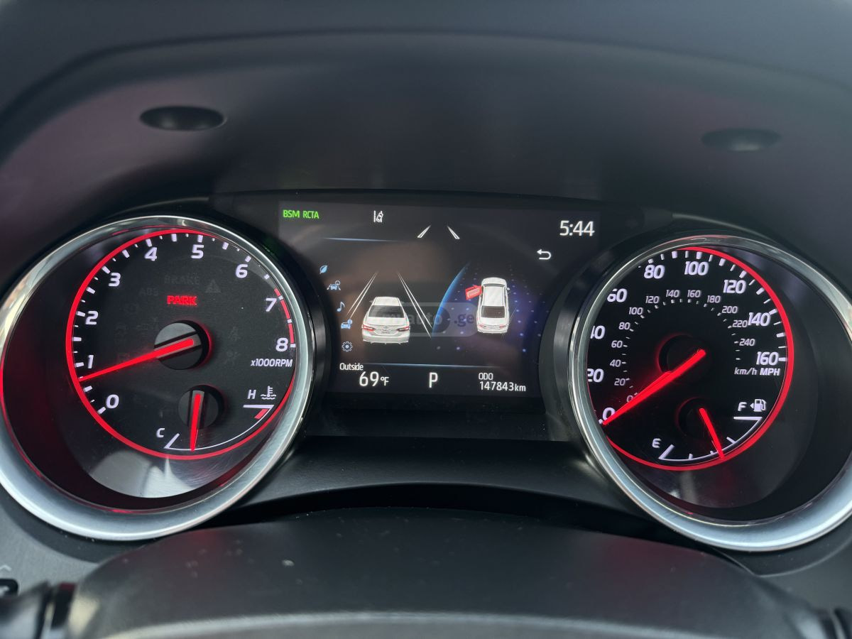 2020 Toyota Camry  - Photo 4
