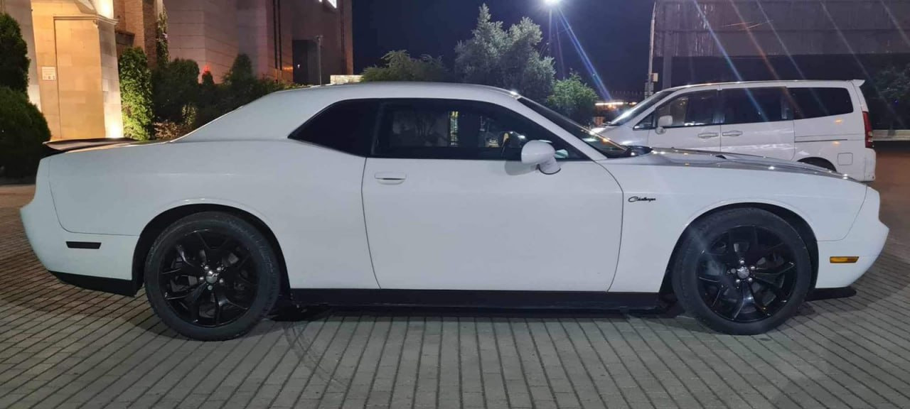 2013 DODGE Challenger - Photo 4