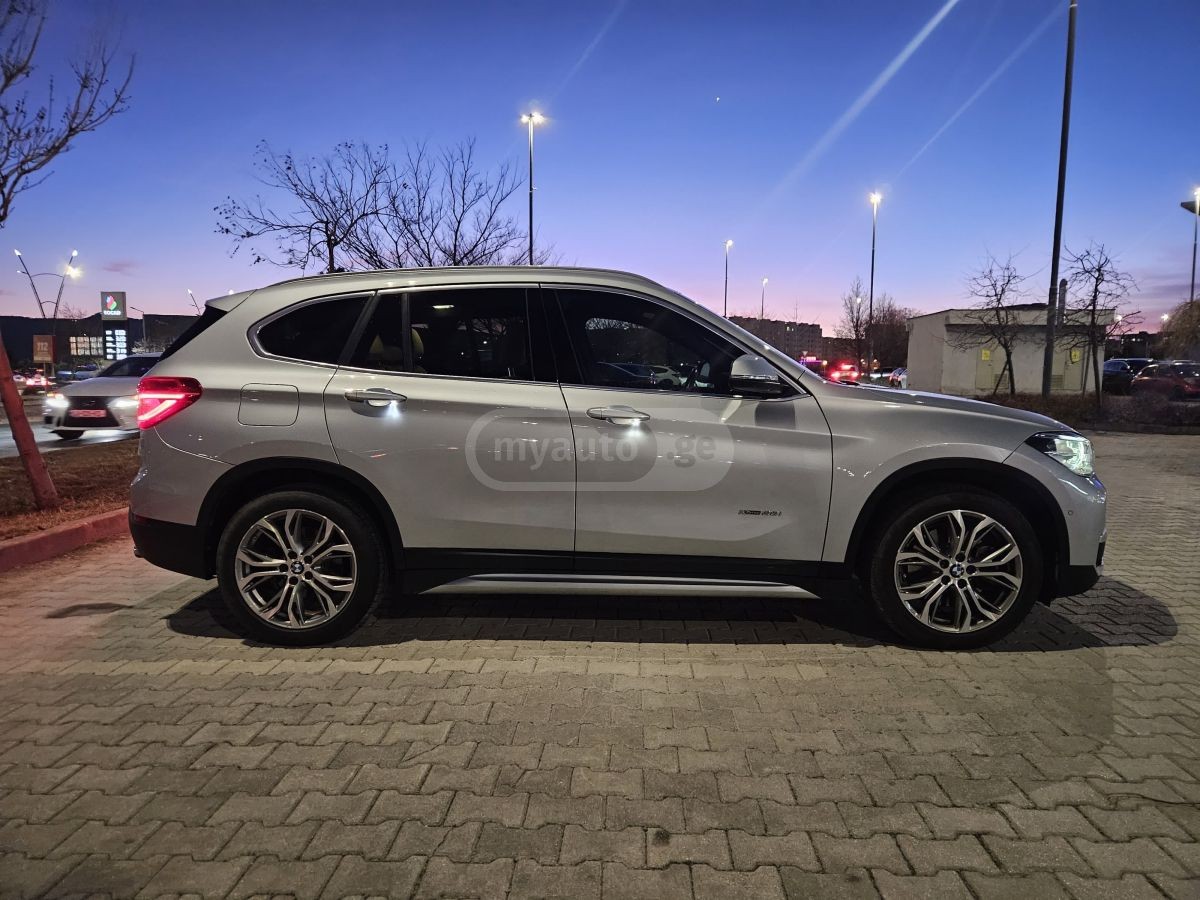 2017 BMW X1 - Photo 5