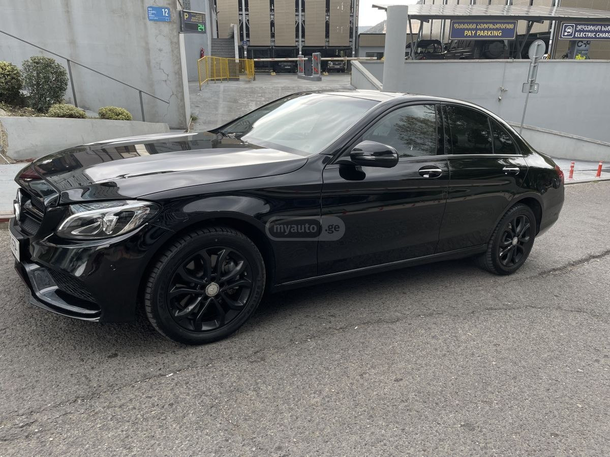 2016 Mercedes-Benz C 300  - Photo 5