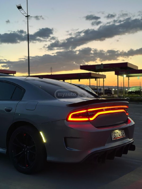 2018 Dodge Charger  - Photo 5
