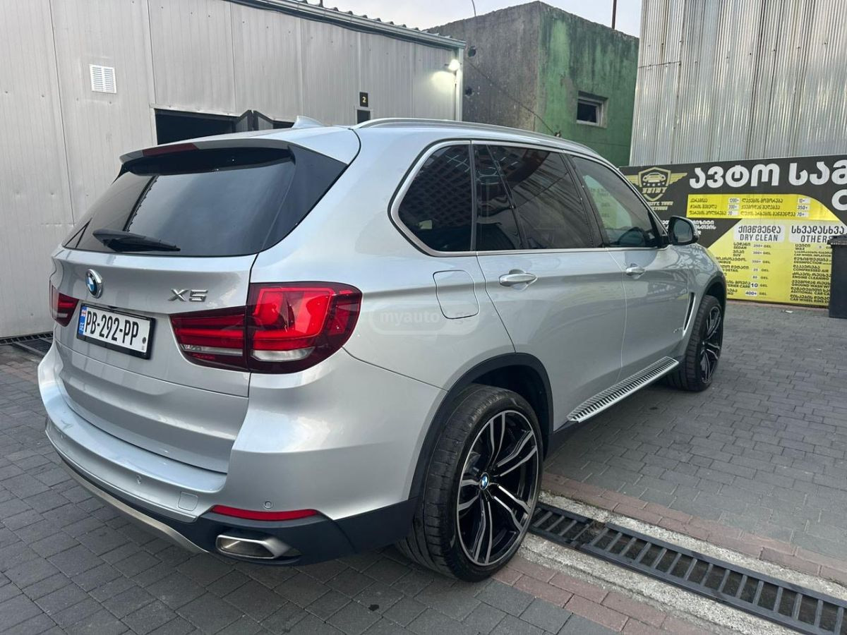 2017 BMW X5 - Photo 5