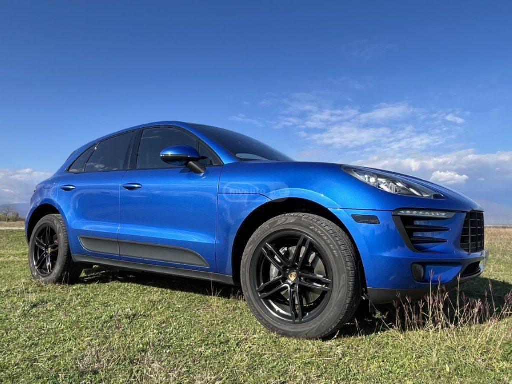 2017 Porsche Macan  - Main Photo