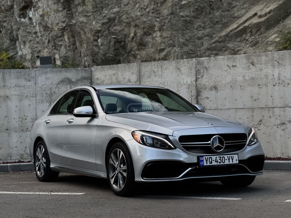 2015 Mercedes-Benz C 300  - Photo 2
