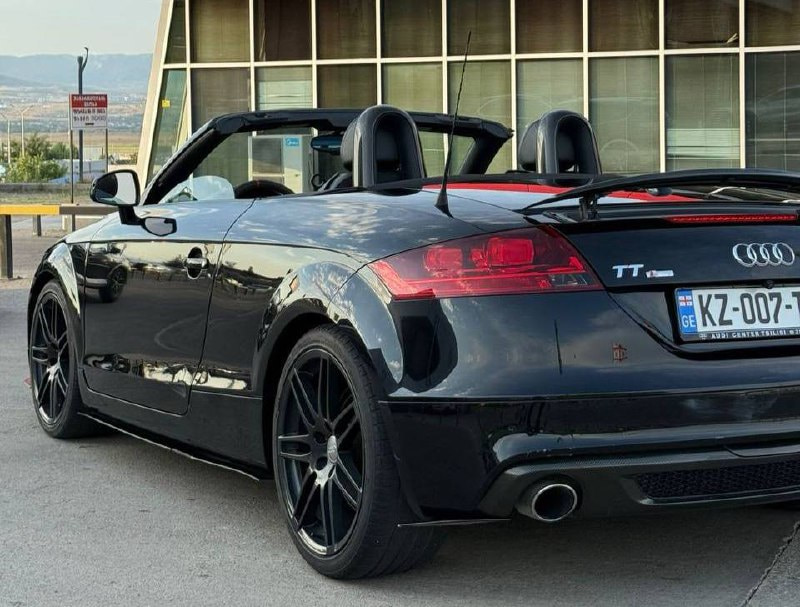 2011 AUDI TT - Photo 2