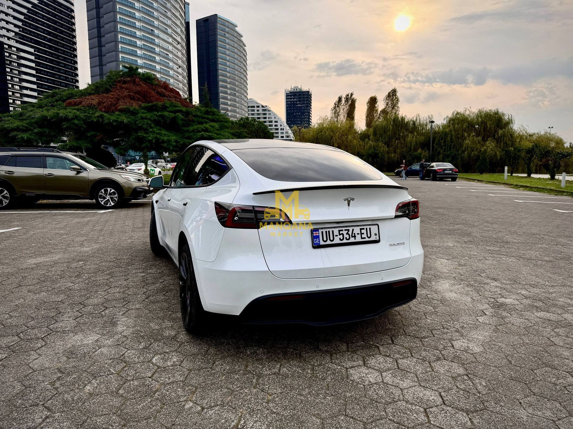 2022 TESLA Model Y - Photo 3