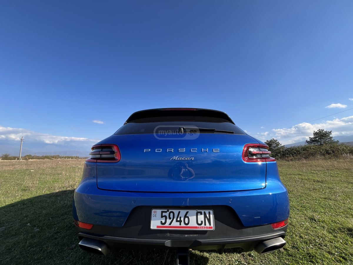 2017 Porsche Macan  - Photo 4