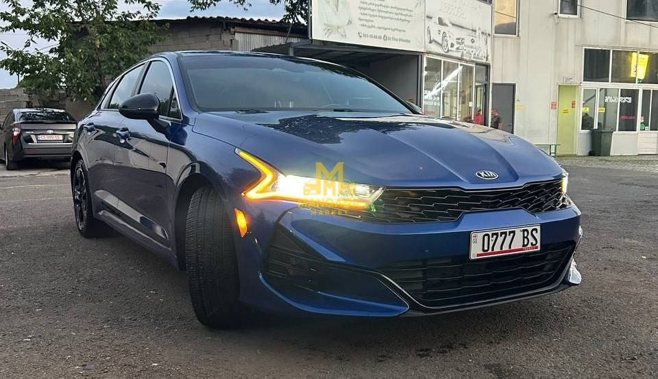 2021 KIA K5 - Photo 5
