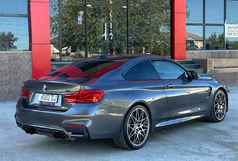 2018 BMW M4 - Photo 5
