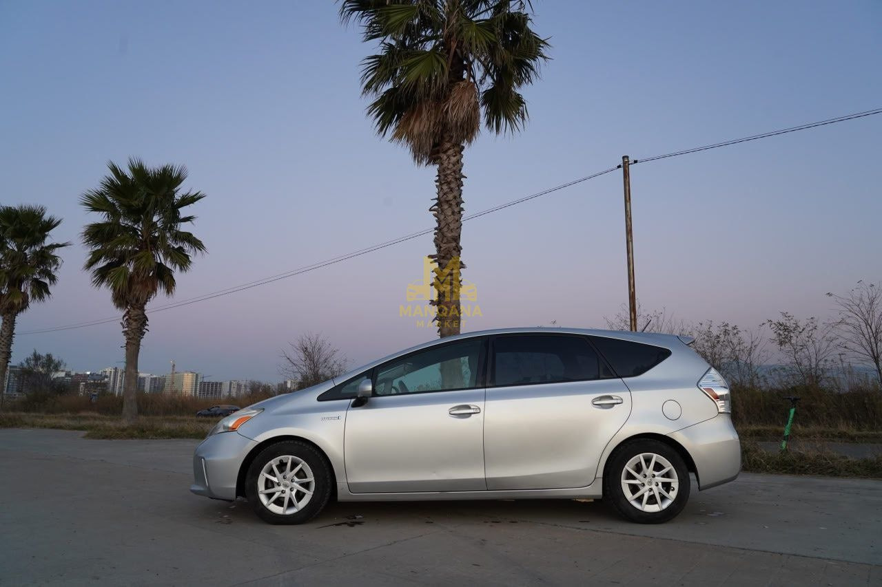 2012 TOYOTA Prius V - Main Photo