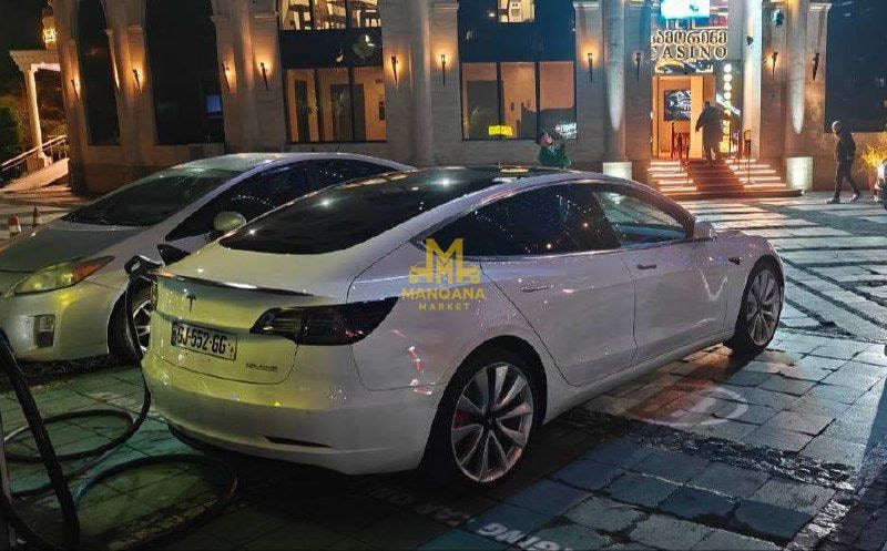 2018 TESLA Model 3 - Photo 2
