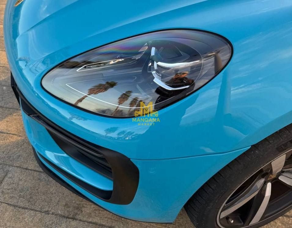 2023 PORSCHE Macan - Photo 2