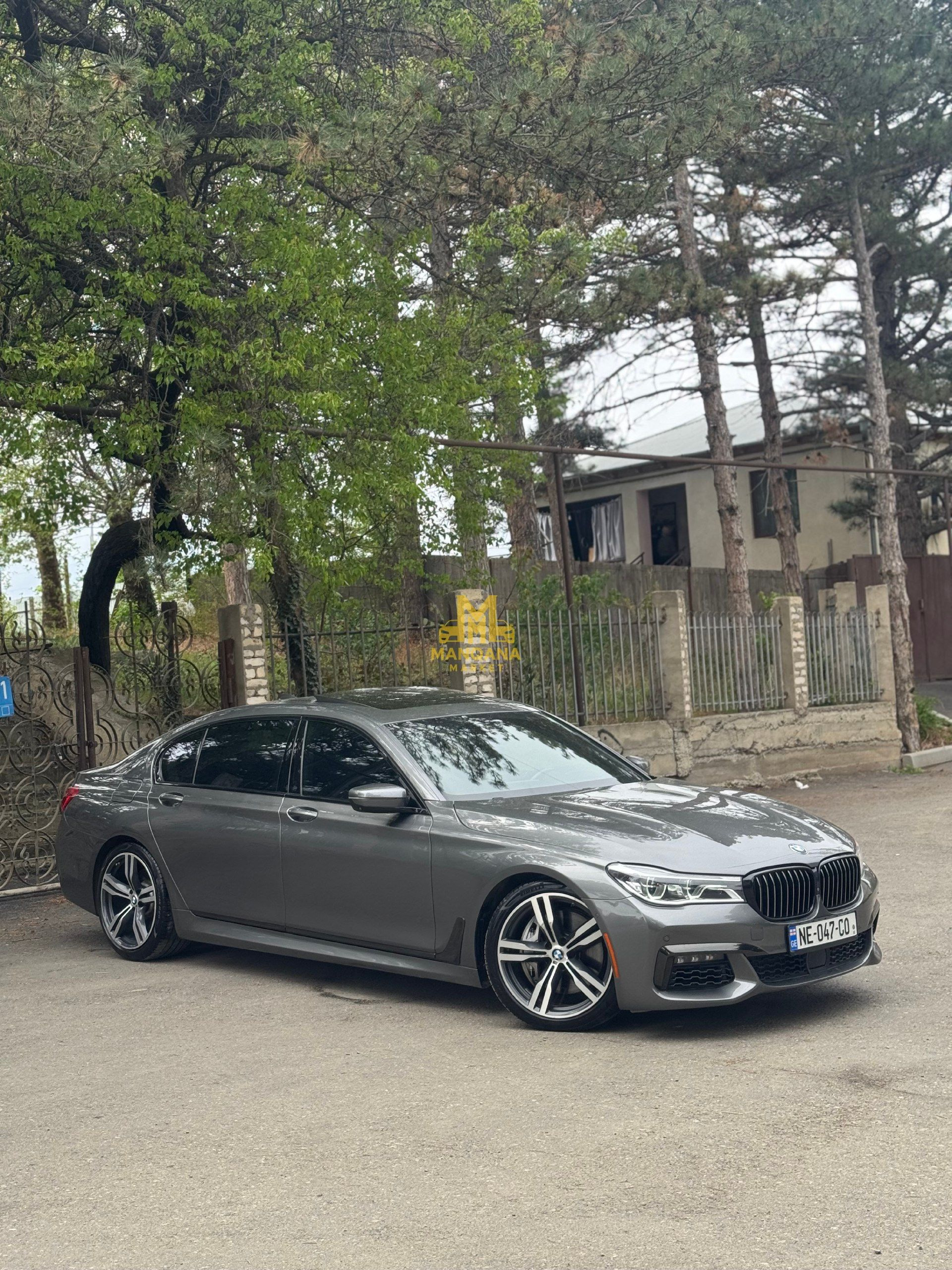 2019 BMW 750i - Photo 2