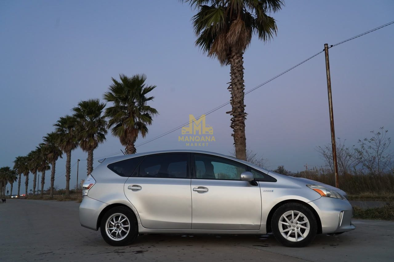 2012 TOYOTA Prius V - Photo 2