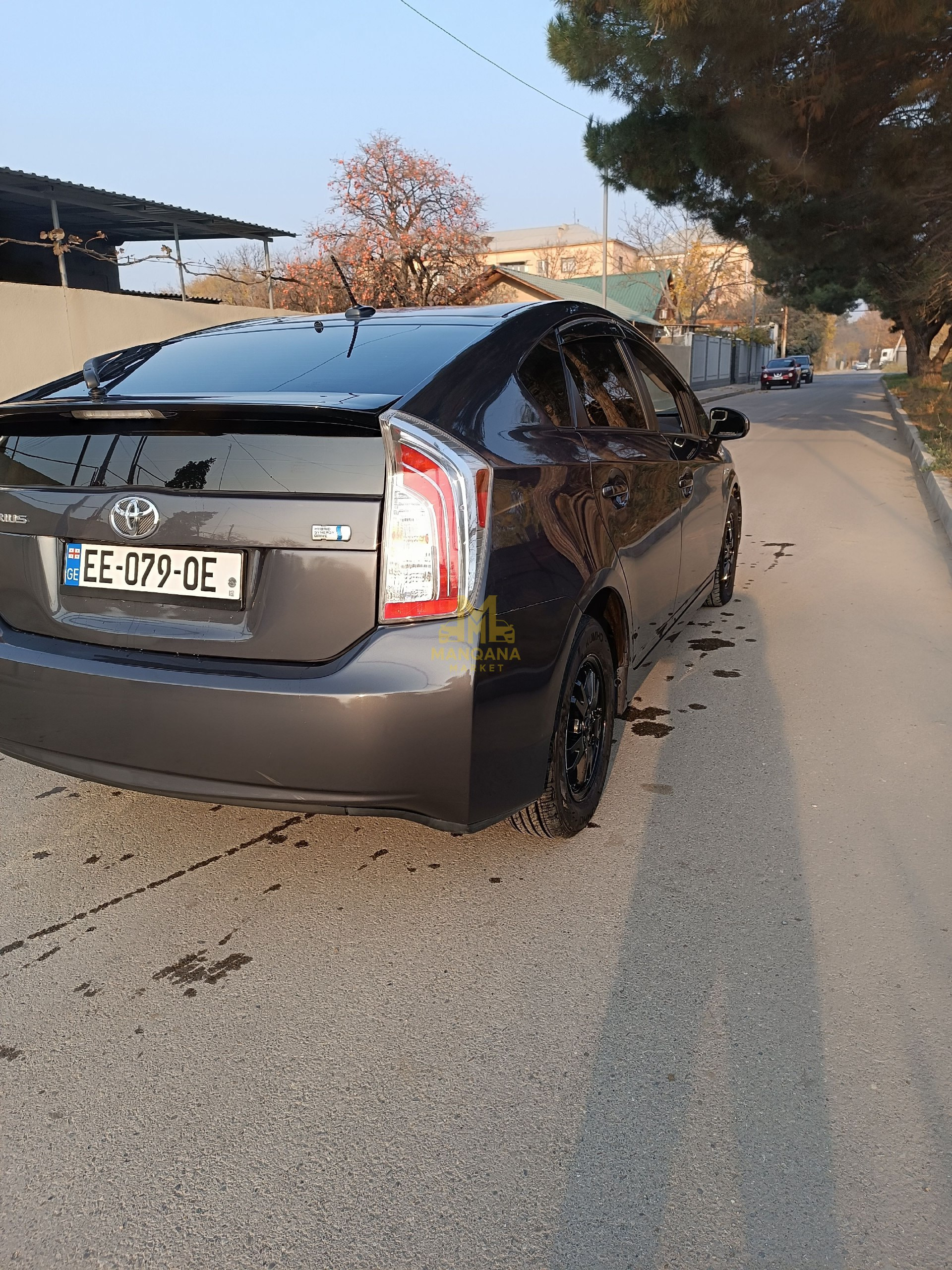 2015 TOYOTA Prius - Photo 2