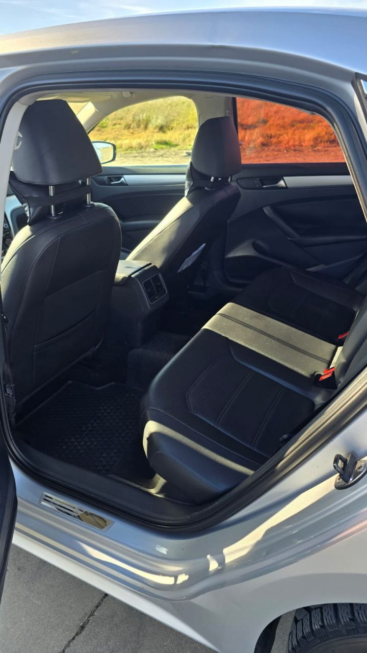 2013 VOLKSWAGEN Passat - Photo 2