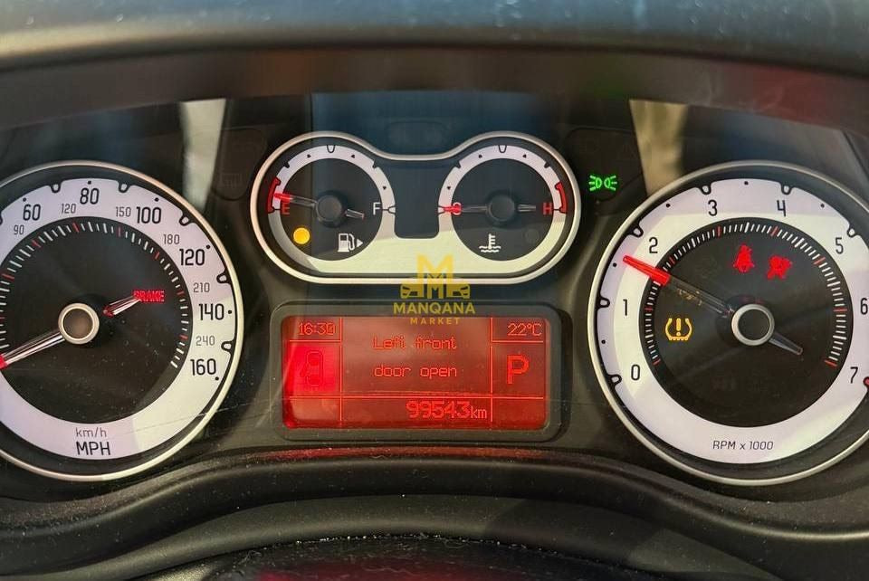 2017 FIAT 500L - Photo 4