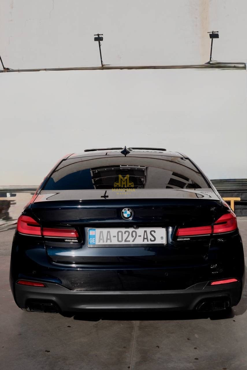 2020 BMW M550i - Photo 4