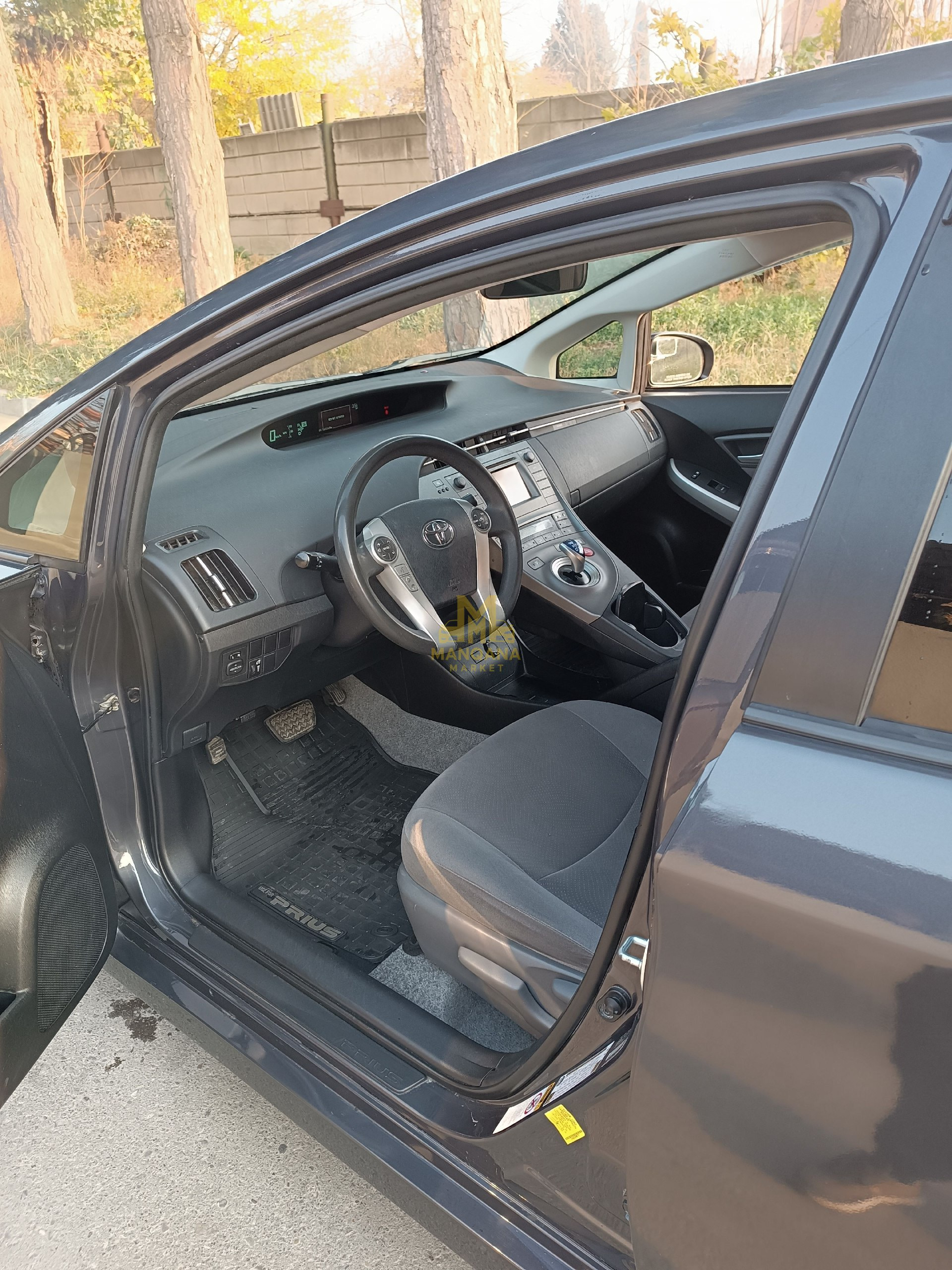 2015 TOYOTA Prius - Photo 4