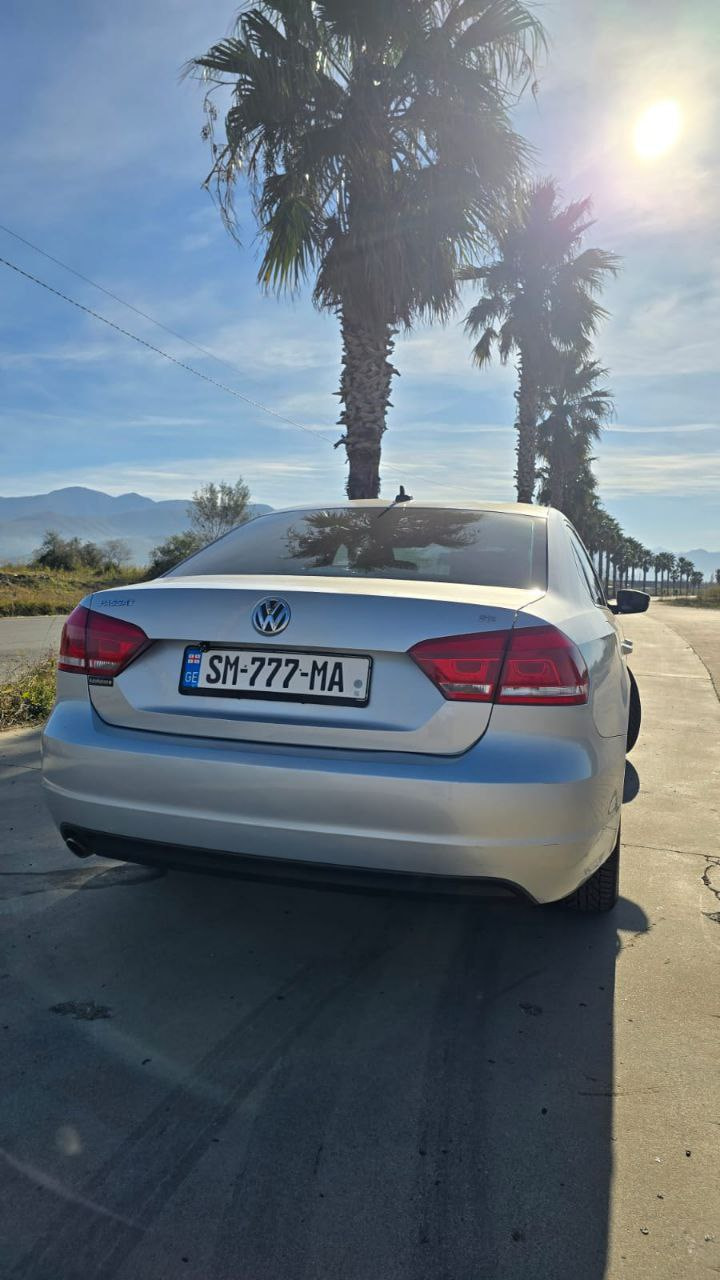 2013 VOLKSWAGEN Passat - Photo 4