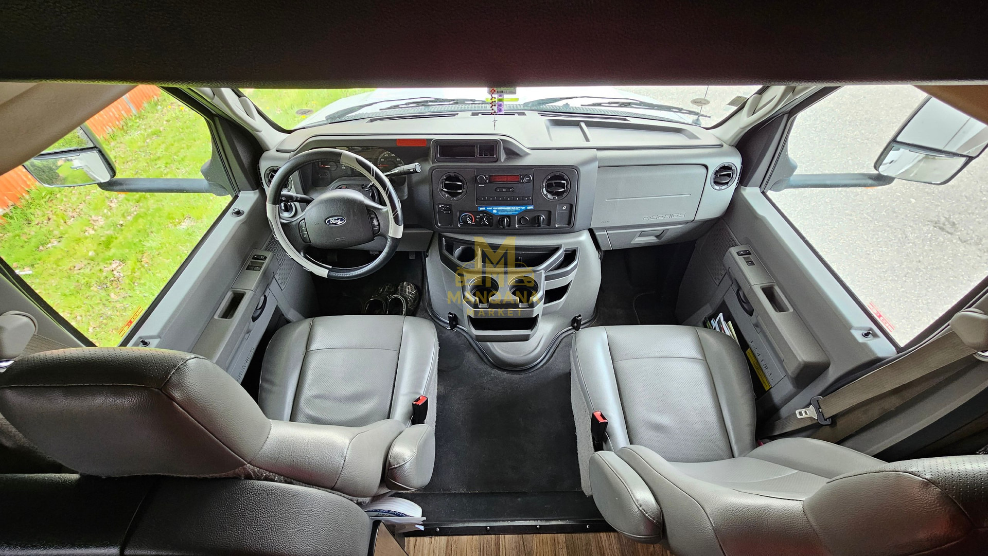 2018 FORD E-350  - Photo 5