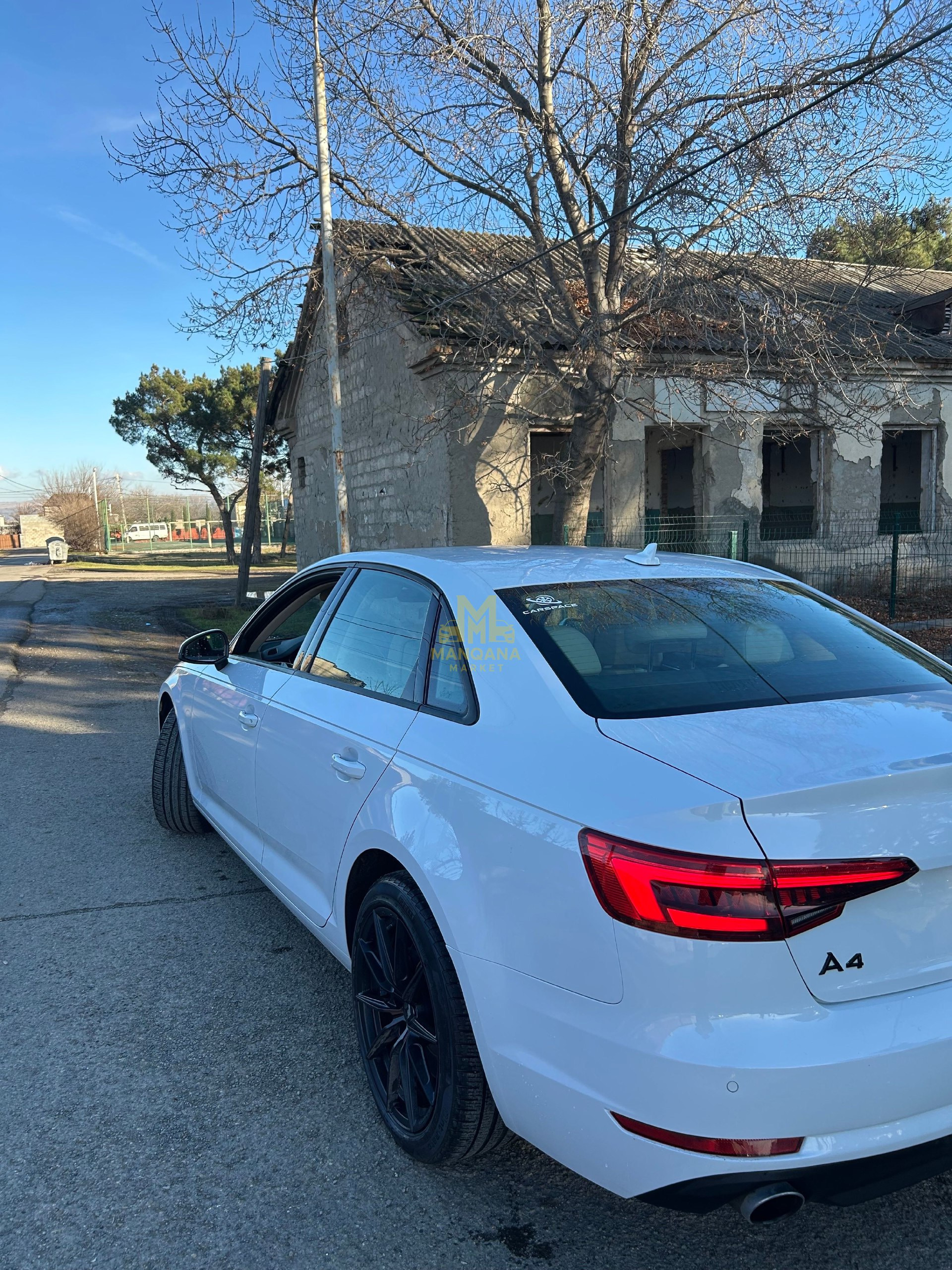 2017 AUDI A4 - Photo 2