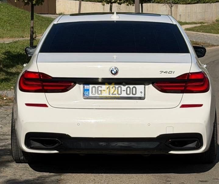 2018 BMW 740i - Photo 3