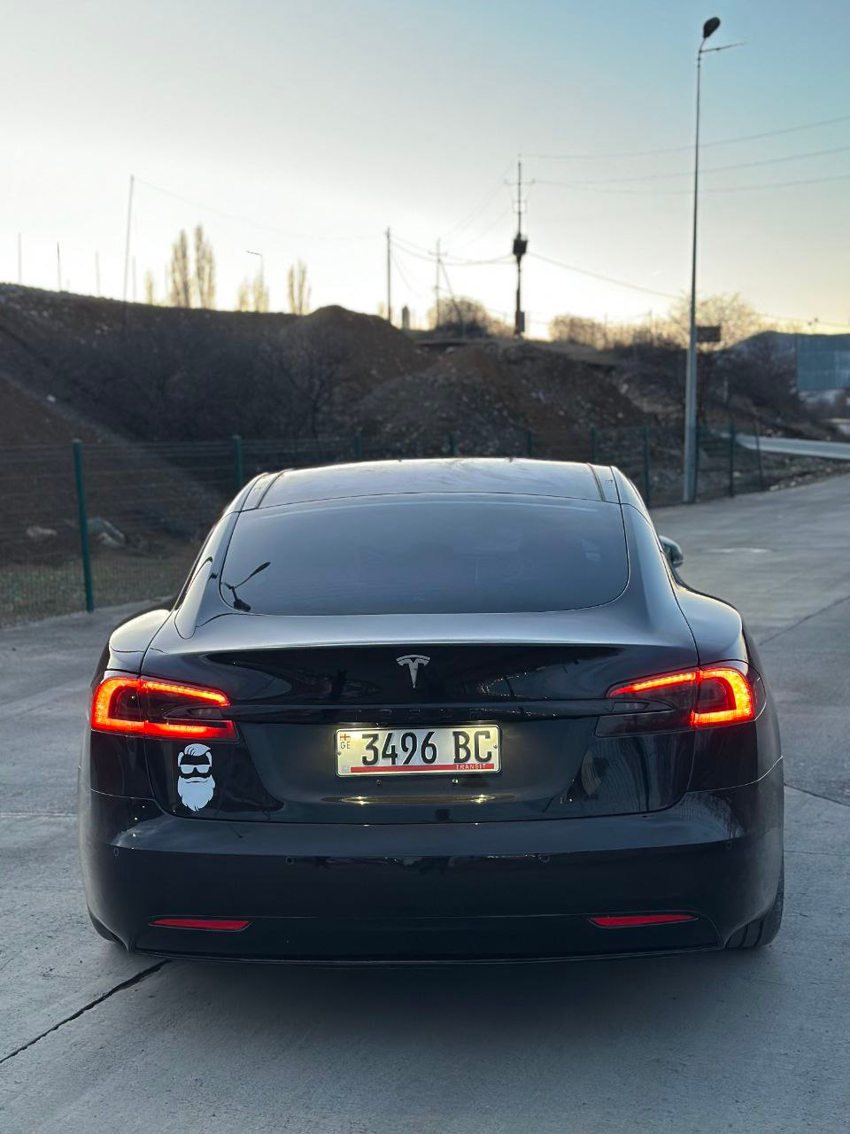 2017 TESLA Model S - Photo 4