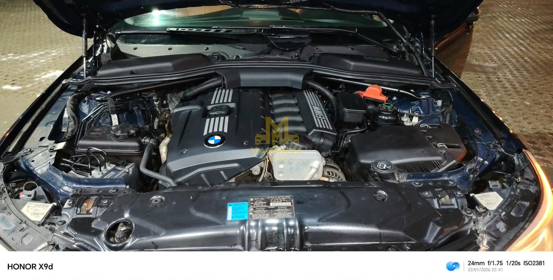 2010 BMW 528i - Photo 4
