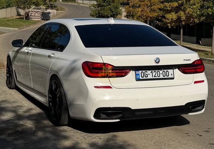 2018 BMW 740i - Photo 5