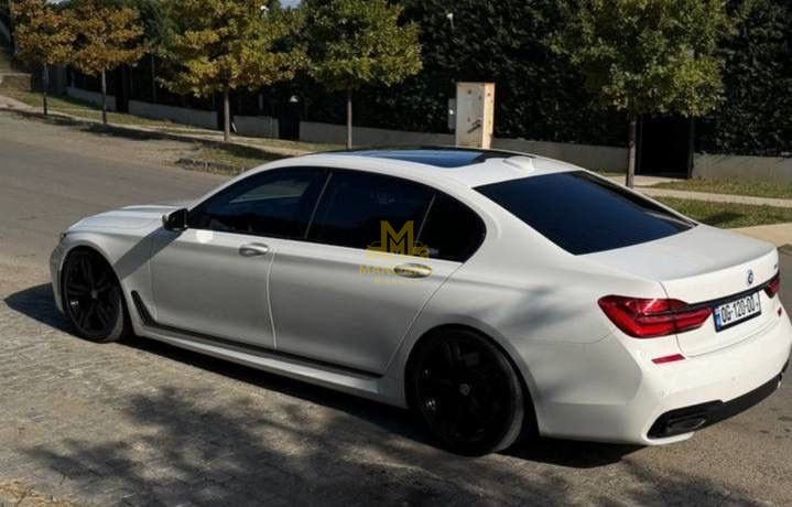 2018 BMW 740i - Photo 6