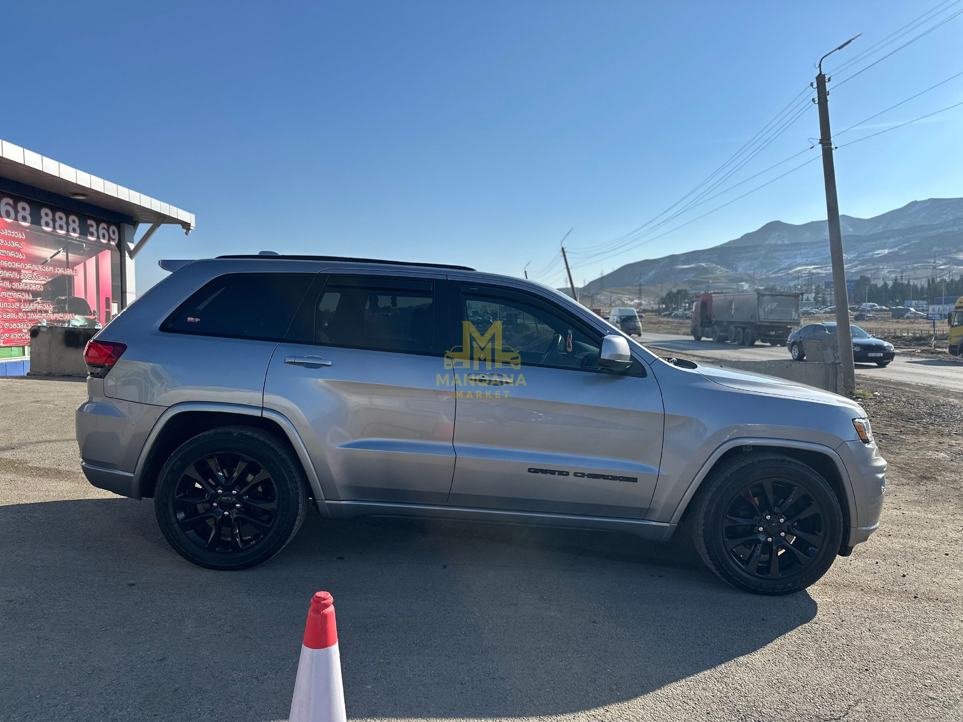 2018 JEEP Grand Cherokee - Photo 2